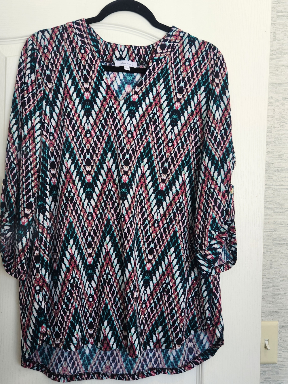 White birch Multi-Color Geometric V-Neck Blouse L Euc